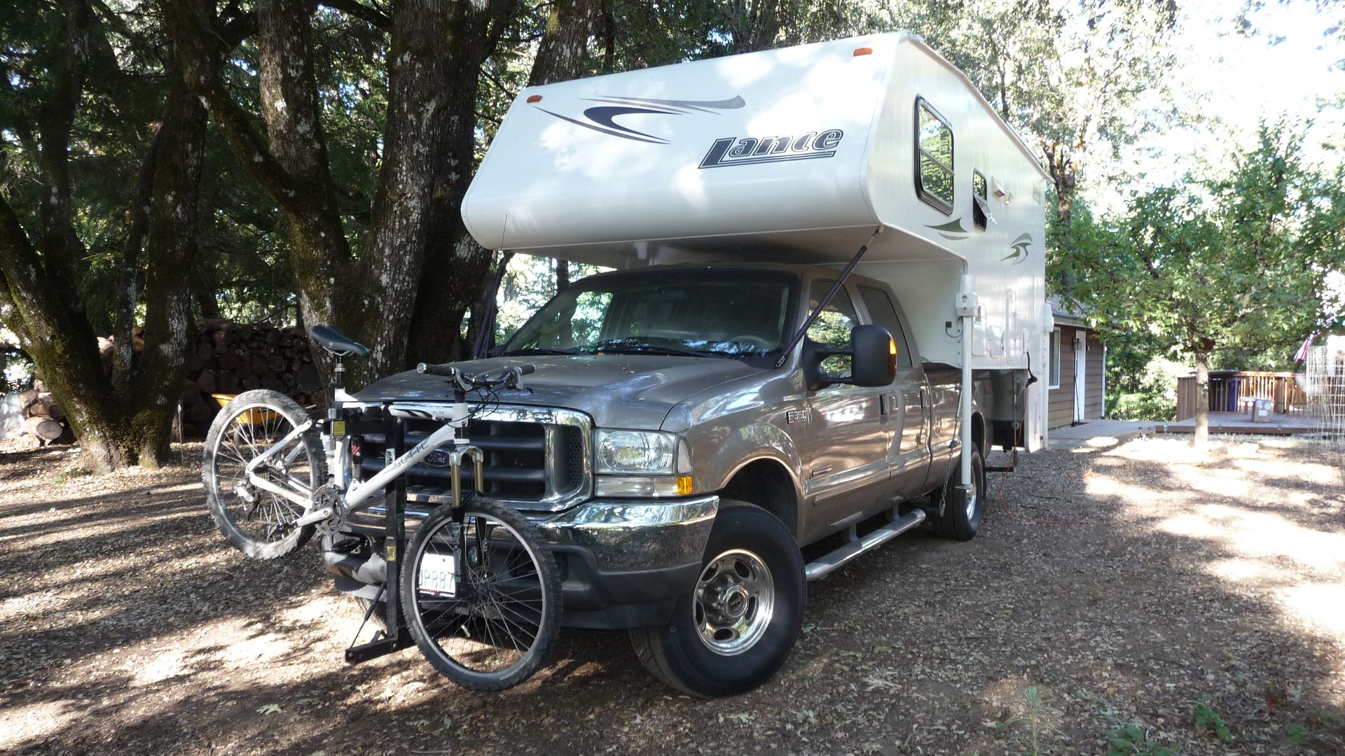 bike stand for back of truck